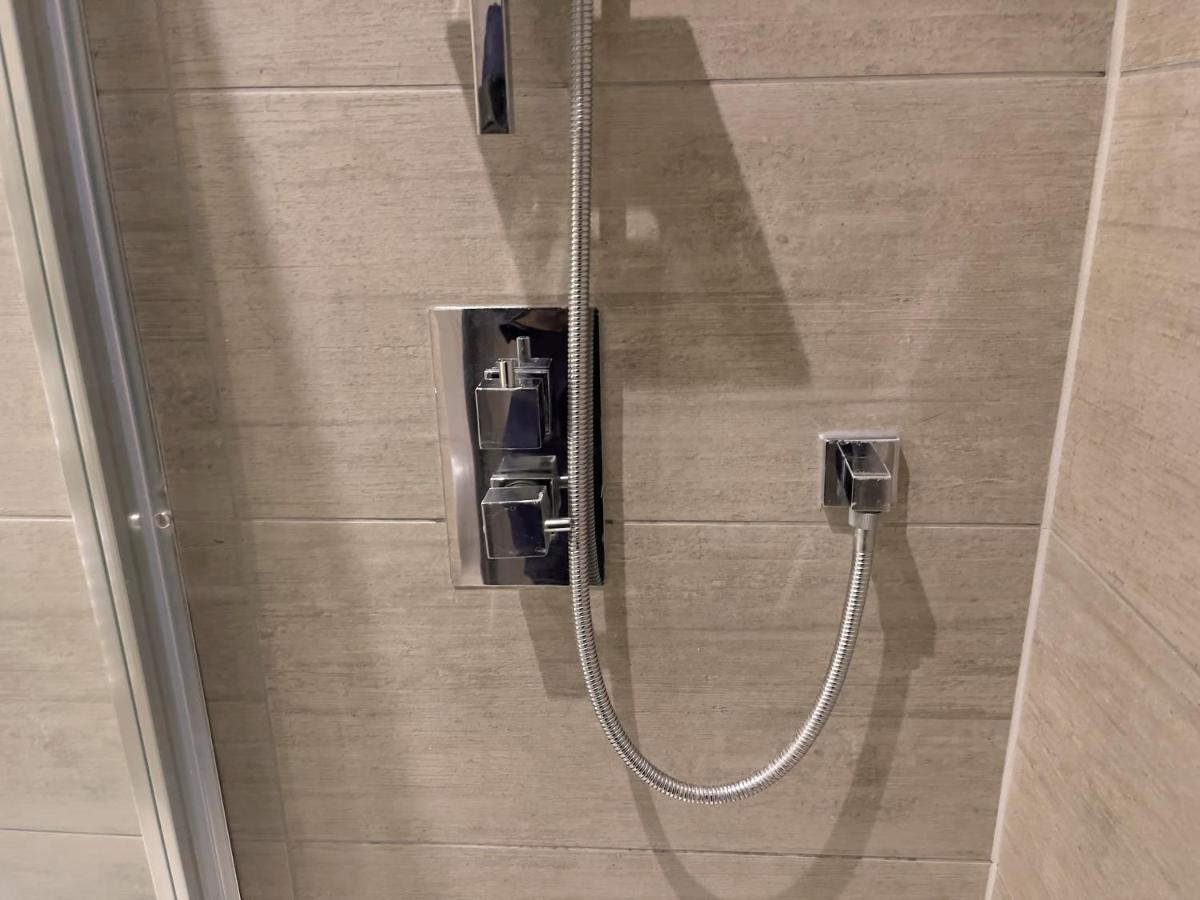 Lovely 2 Double Bedroom Flat With Free Parking - At The Atrium Mk Милтон-Кейнс Экстерьер фото